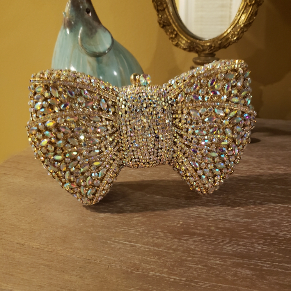 NIB! Iridescent Rhinestone Bow Clutch - Picture 7 of 7